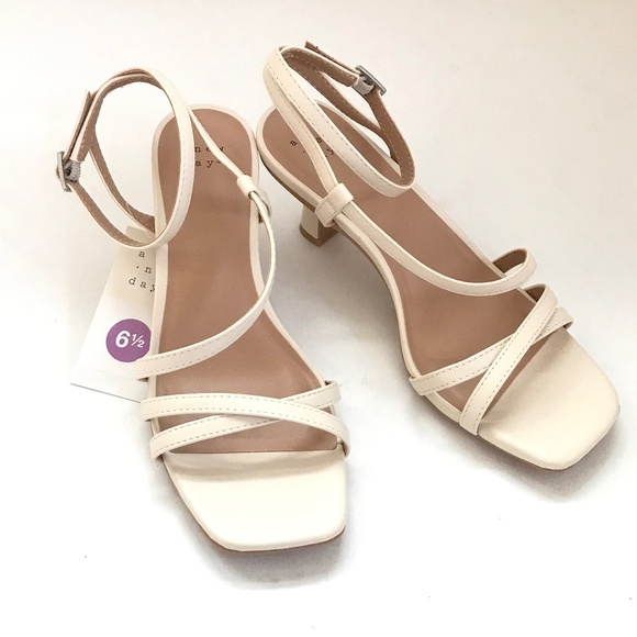 A NEW DAY Irena Strappy Heeled Sandals Low Heels Cream Women’s Size 6.5 - Picture 2 of 16